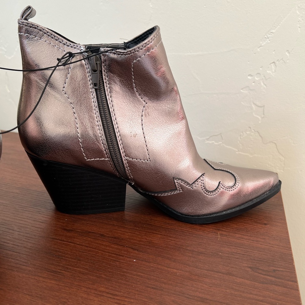 Indigo rd.  Shiny Silver Ankle Boots - Picture 3 of 4